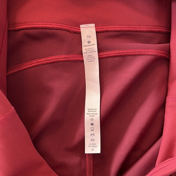 Lululemon rose yoga pants w pockets - Picture 3 of 3